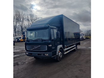 Camión caja cerrada VOLVO FL6