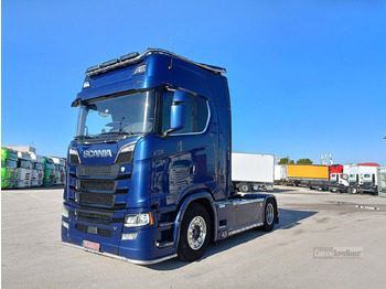 Cabeza tractora SCANIA S 520