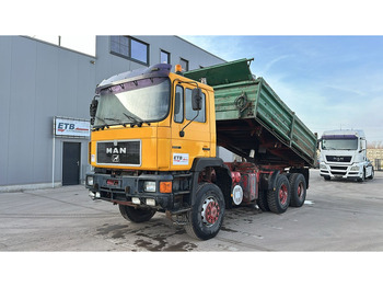 Leasing de MAN 33.372 (6X6 / MANUAL PUMP / 6 CYLINDER / STEEL SUSP. / BIG AXLE / TOP CONDITION) MAN 33.372 (6X6 / MANUAL PUMP / 6 CYLINDER / STEEL SUSP. / BIG AXLE / TOP CONDITION): foto 1