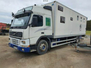 Camión transporte de ganado VOLVO FM7