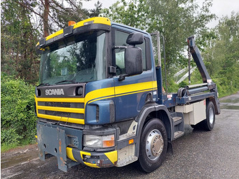 Camión portacontenedor de cadenas SCANIA P114