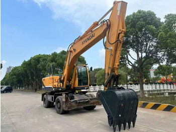 Excavadora de ruedas HYUNDAI R210