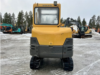 Miniexcavadora Volvo EC 25 KALLISTAJA+KAKSI KAUHAA: foto 3