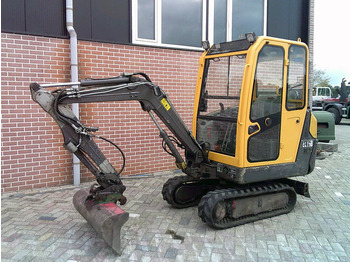 Miniexcavadora VOLVO