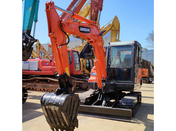 Excavadora de cadenas DOOSAN DH60