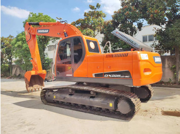 Excavadora de cadenas DOOSAN DX225