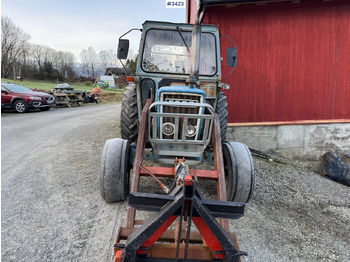 Tractor 1981 Ford 4600 w/front loader, bucket and pallet fork.: foto 3