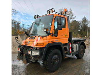 Vehículo municipal UNIMOG U300