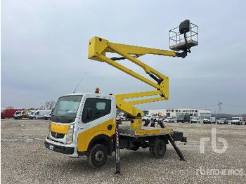 Camión con plataforma elevadora RENAULT Maxity 110