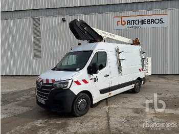 Camión con plataforma elevadora RENAULT Master