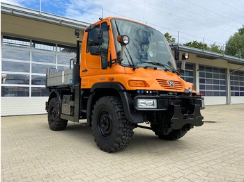 Vehículo municipal UNIMOG U300