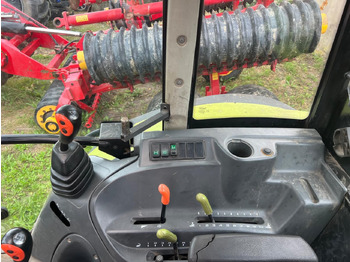 Tractor Claas Axos 340: foto 3