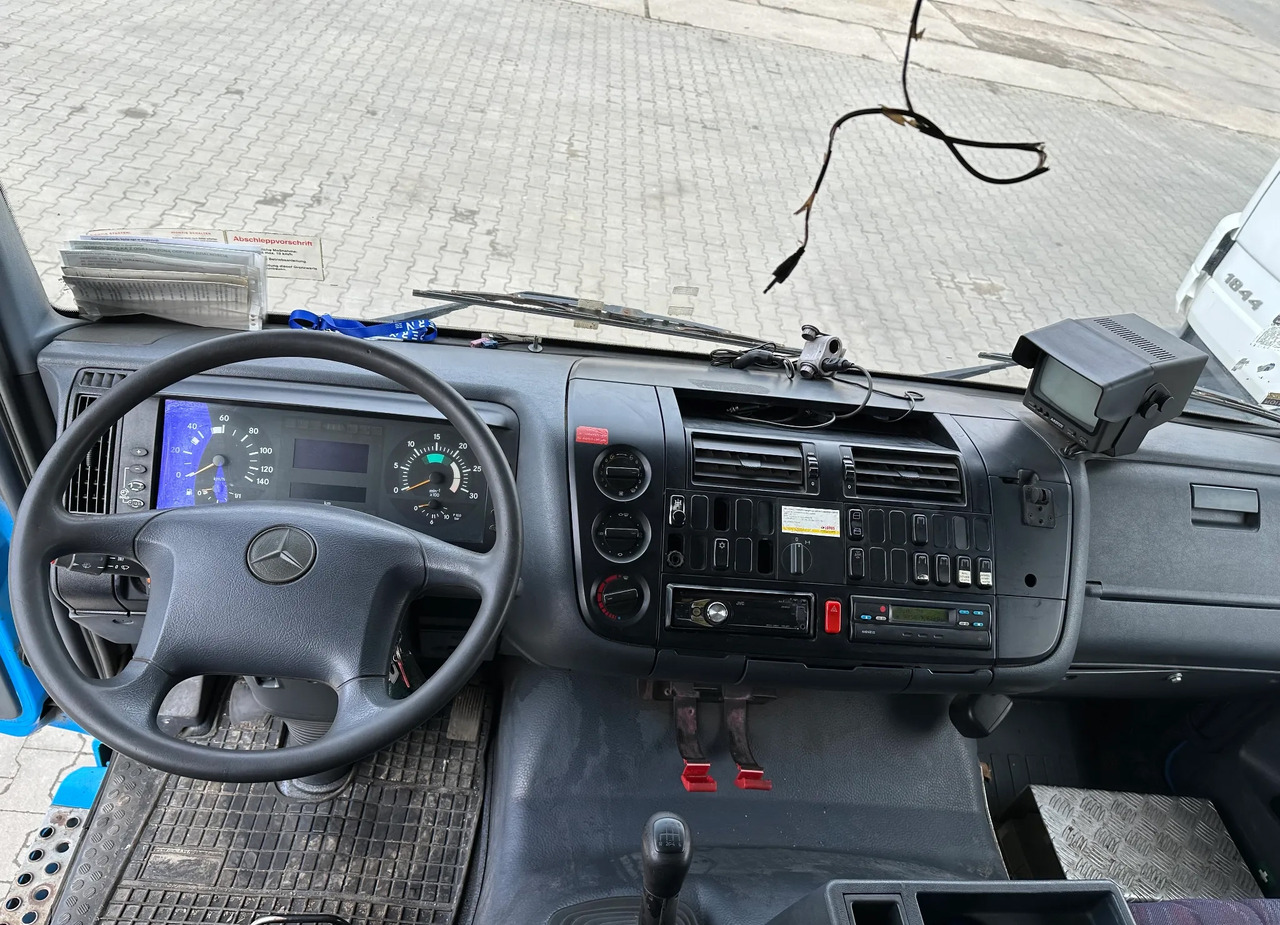 Camión cisterna para transporte de combustible MERCEDES-BENZ Atego 1828: foto 8