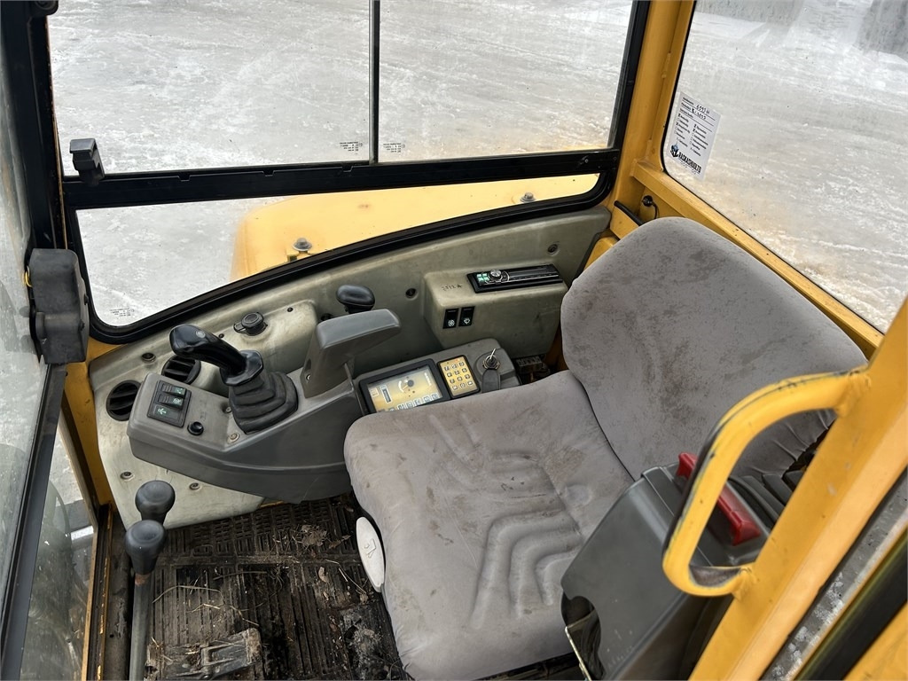 Miniexcavadora Volvo EC 25 KALLISTAJA+KAKSI KAUHAA: foto 15