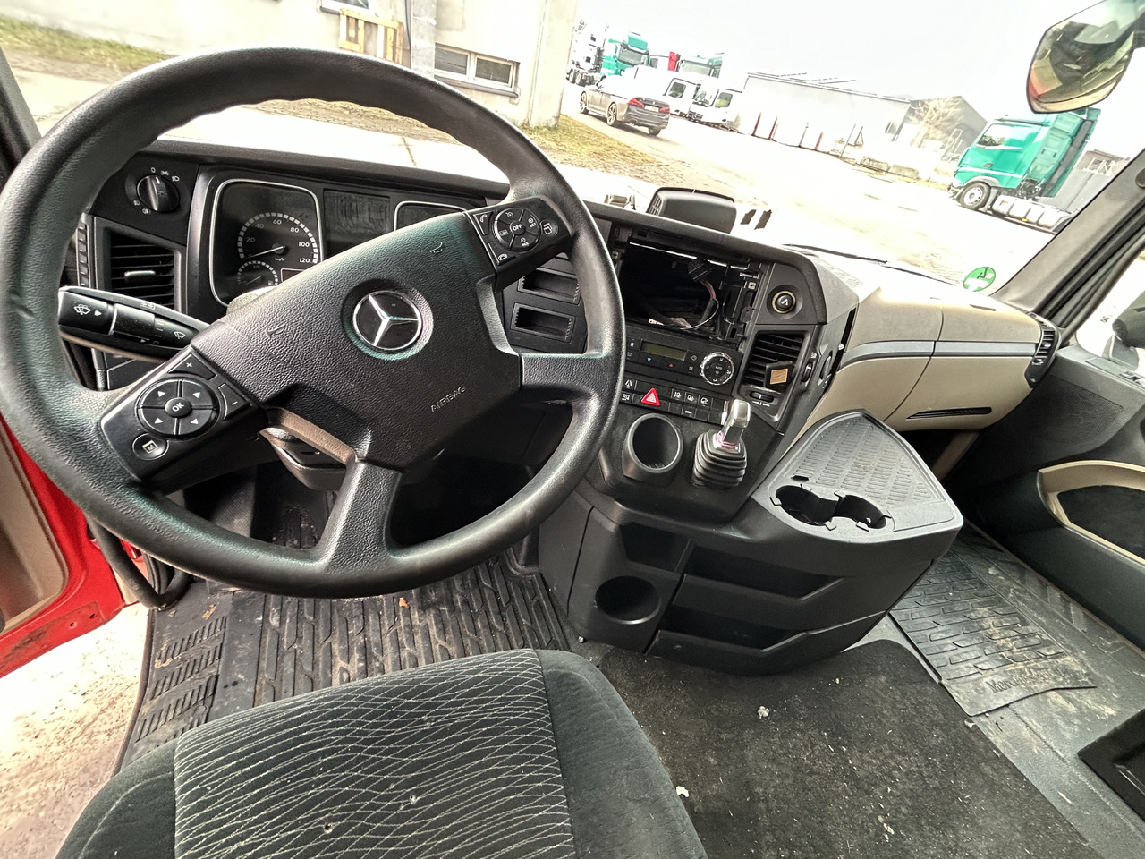 Cabina Mercedes Actros MP4: foto 14