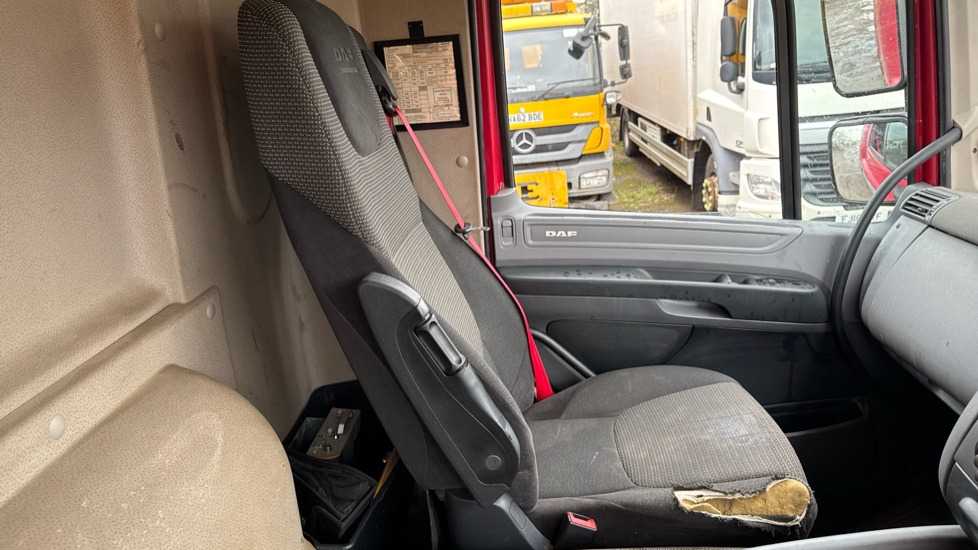 Camión lona DAF CF 400 EURO 6: foto 8