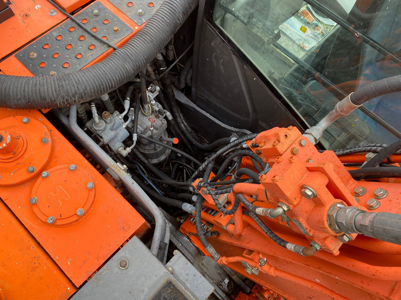 Excavadora de ruedas Hitachi ZX140W-3: foto 18