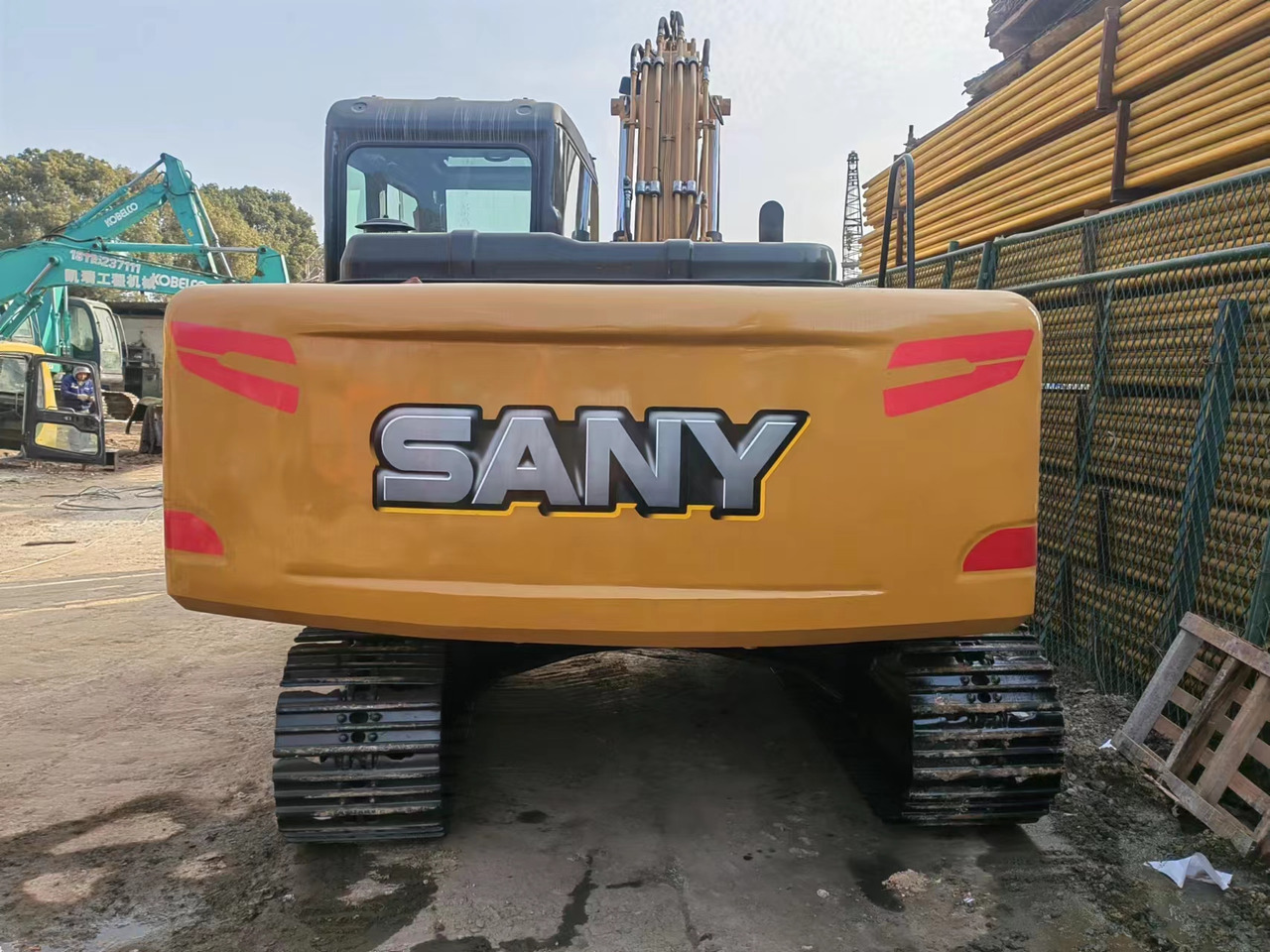 Excavadora de cadenas SANY SY135c: foto 8