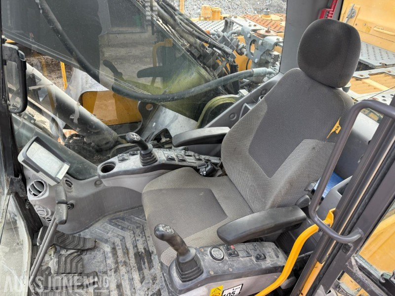 Excavadora 2012 Volvo EC380DL BELTEGRAVER 2 SKUFFER.: foto 20