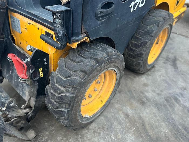 Minicargadora de cadenas JCB 170HF: foto 11