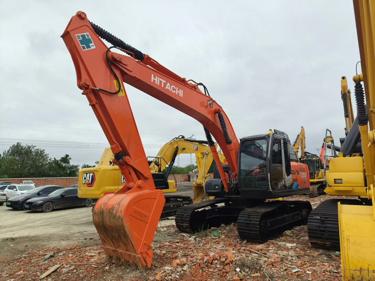 Excavadora de cadenas HITACHI ZX200: foto 7