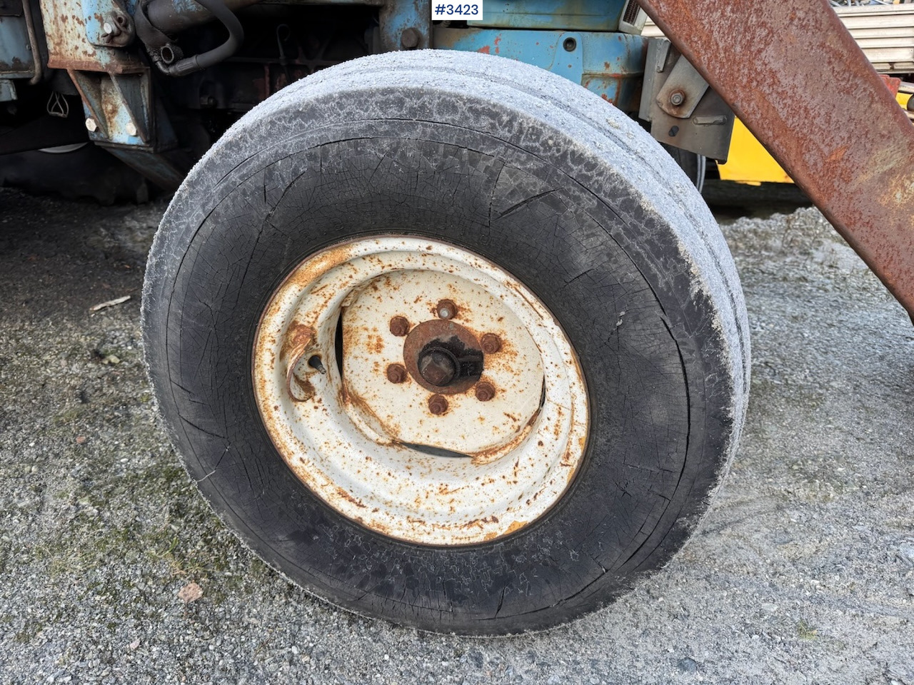 Tractor 1981 Ford 4600 w/front loader, bucket and pallet fork.: foto 24