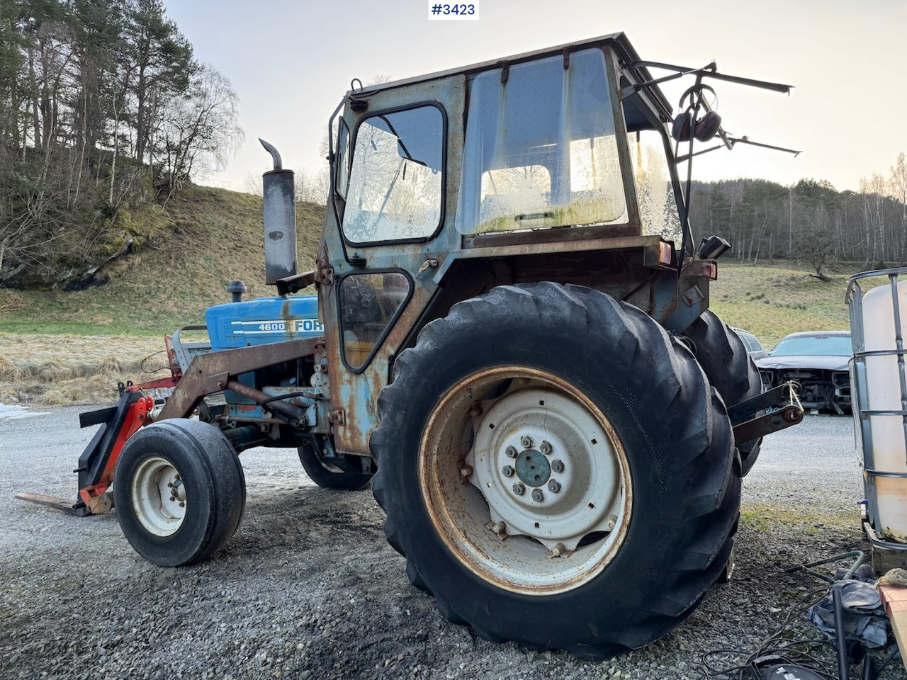 Tractor 1981 Ford 4600 w/front loader, bucket and pallet fork.: foto 6