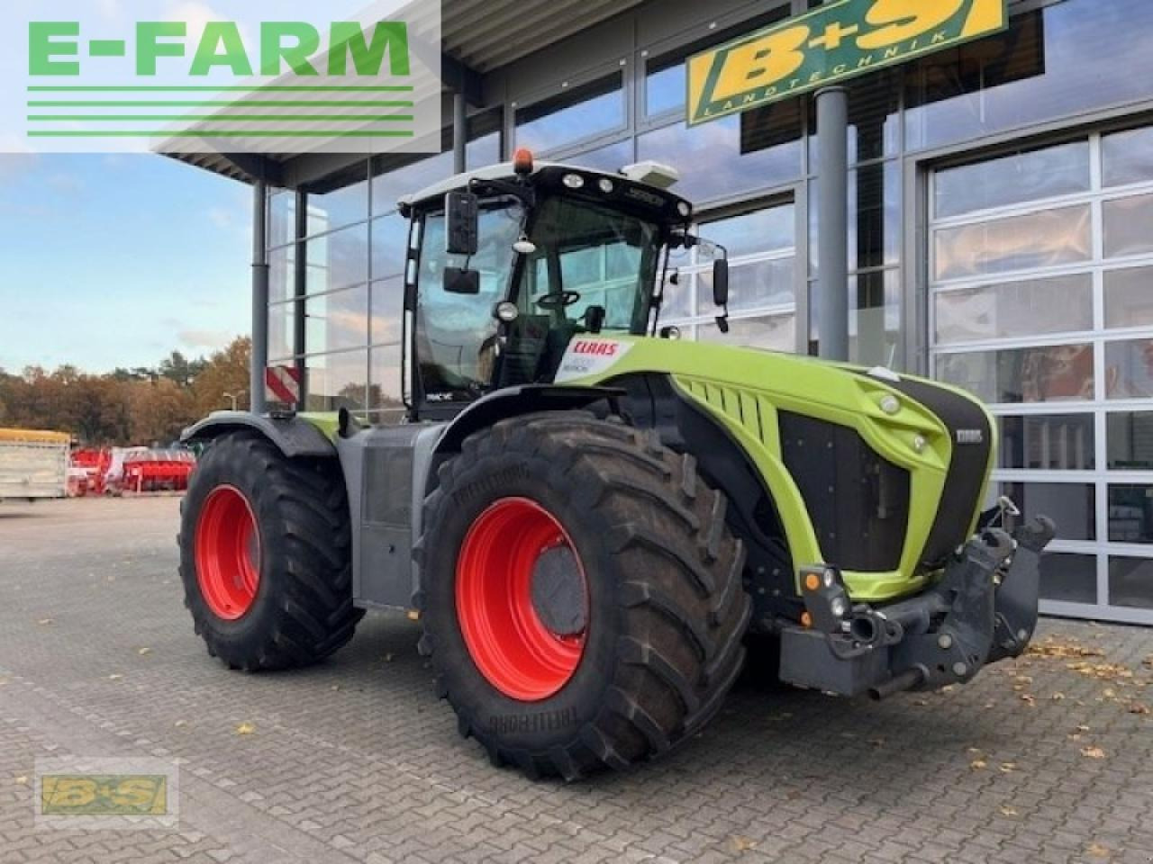 Tractor CLAAS xerion 4000 trac vc TRAC VC: foto 12