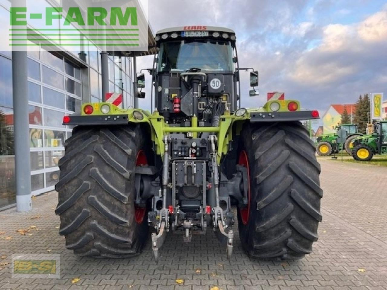 Tractor CLAAS xerion 4000 trac vc TRAC VC: foto 17