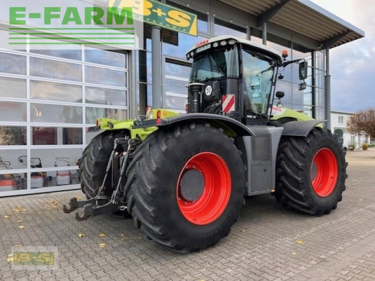 Tractor CLAAS xerion 4000 trac vc TRAC VC: foto 16