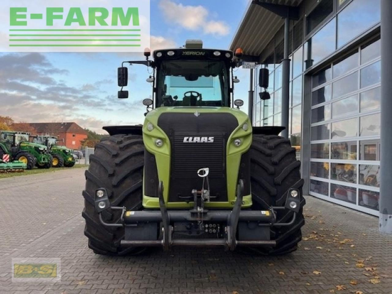 Tractor CLAAS xerion 4000 trac vc TRAC VC: foto 13