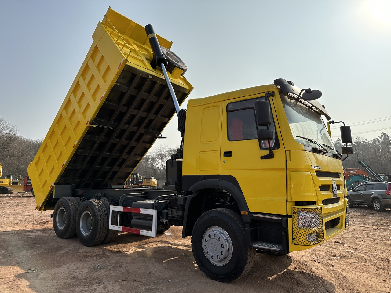 Camión volquete para transporte de silos SINOTRUK Howo Dump truck 371: foto 6