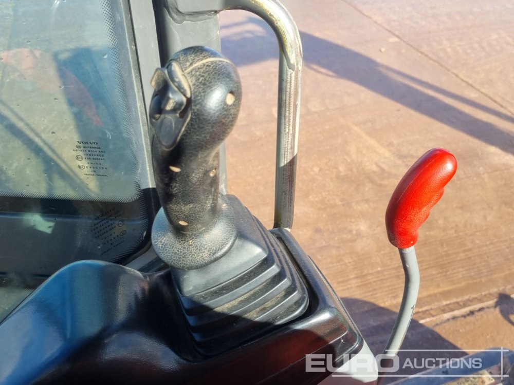 Miniexcavadora 2018 Volvo ECR88D: foto 44