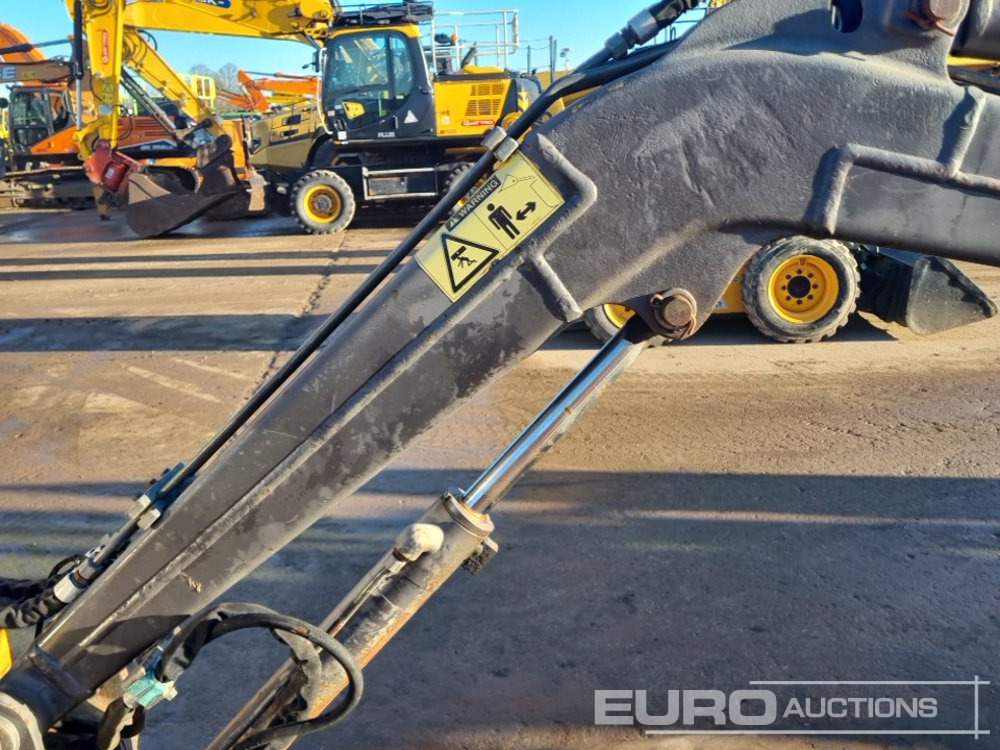 Miniexcavadora Volvo EC15B XR: foto 27