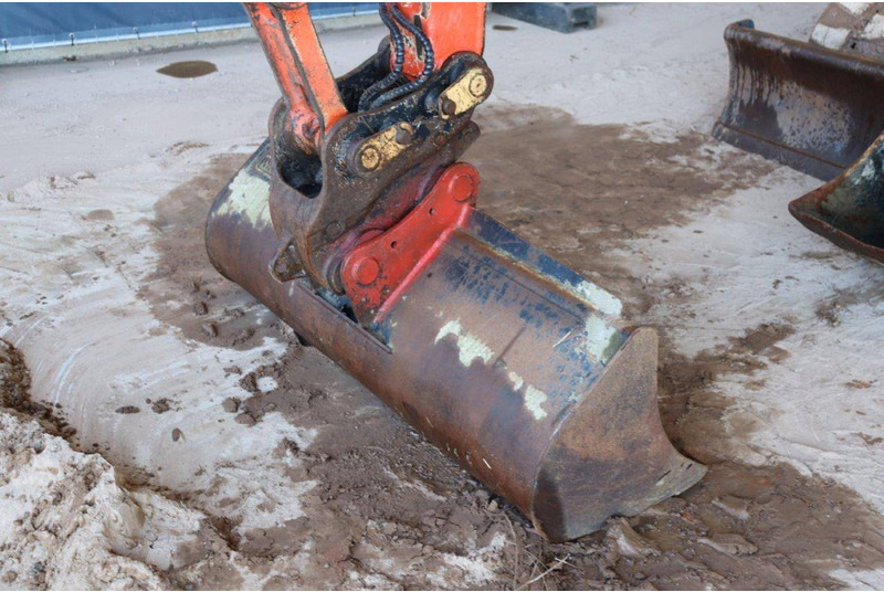 Excavadora de cadenas Kubota KX080-4α: foto 12