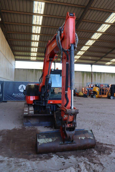 Excavadora de cadenas Kubota KX080-4α: foto 7